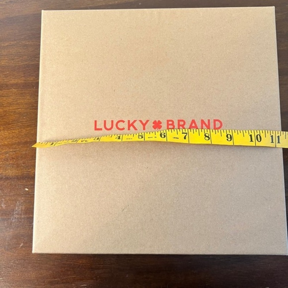 ☘️5/$25 Lucky Brand Set Scarf and Beanie New in Box Fringe Pearls for Gift - Picture 3 of 6